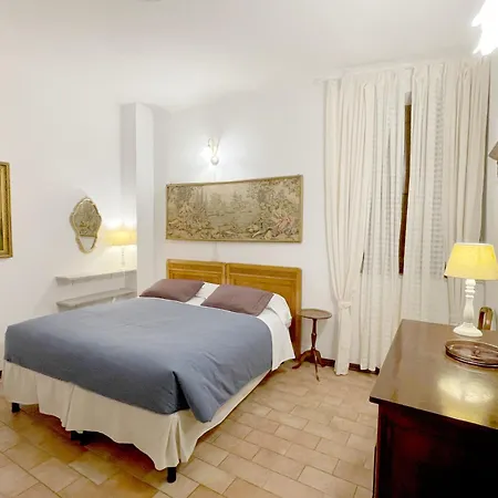 Lombarde 30 Near Piazza Il Campo Lägenhet