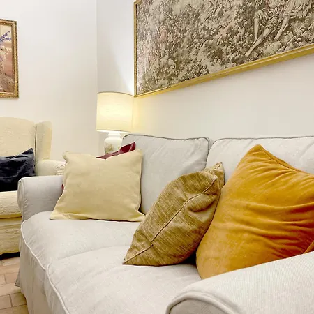 Lombarde 30 Near Piazza Il Campo *